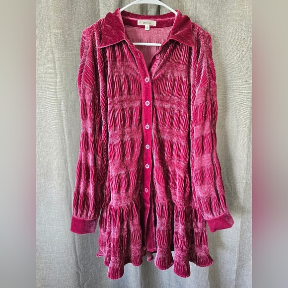 Lalavon Fuchsia Velvet Long Sleeve Button Down Ruched Mini Dress Size M - Picture 2 of 6